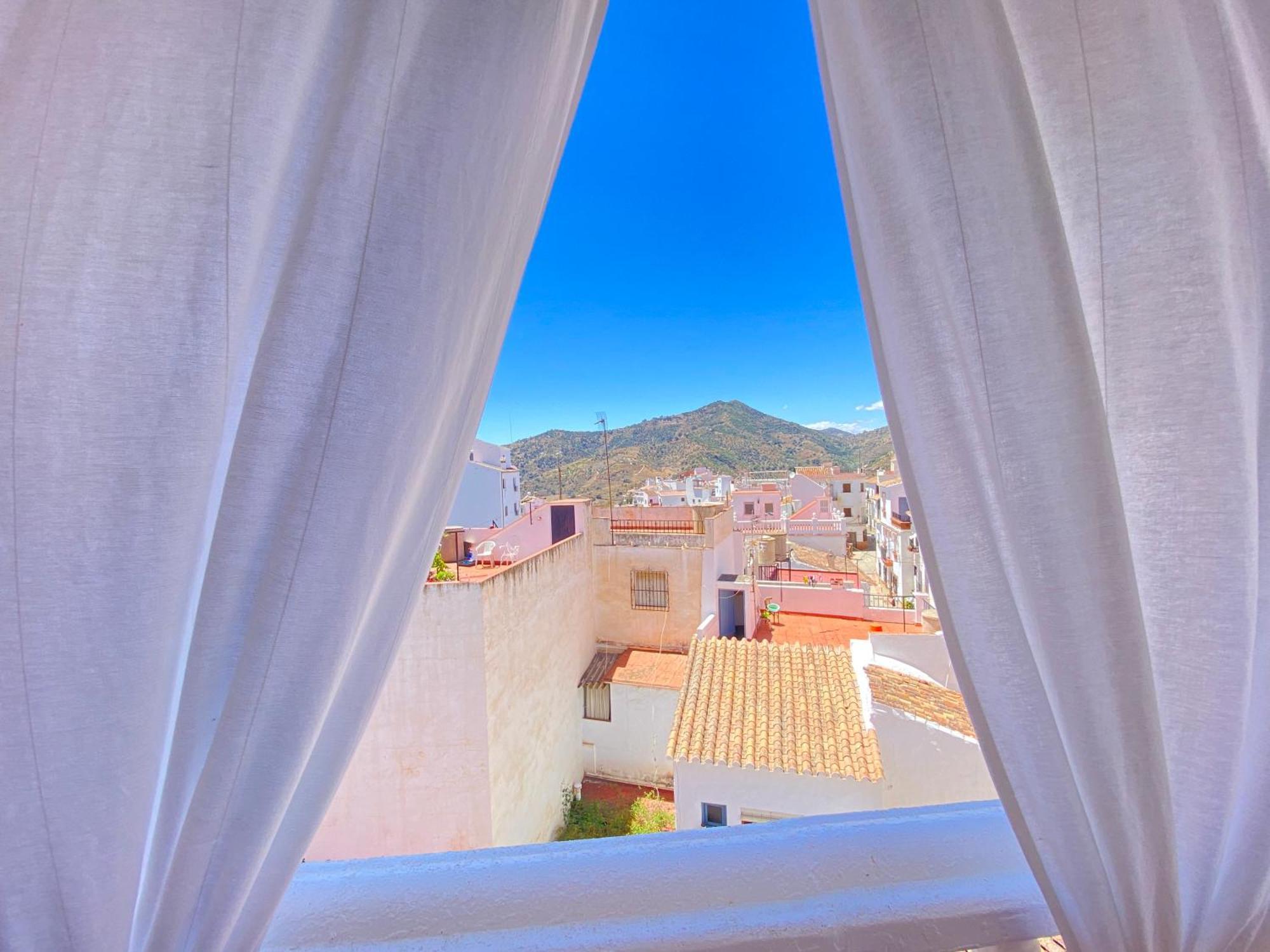Casa Miguel - 3 Beautiful Apartments Availabe Sayalonga المظهر الخارجي الصورة
