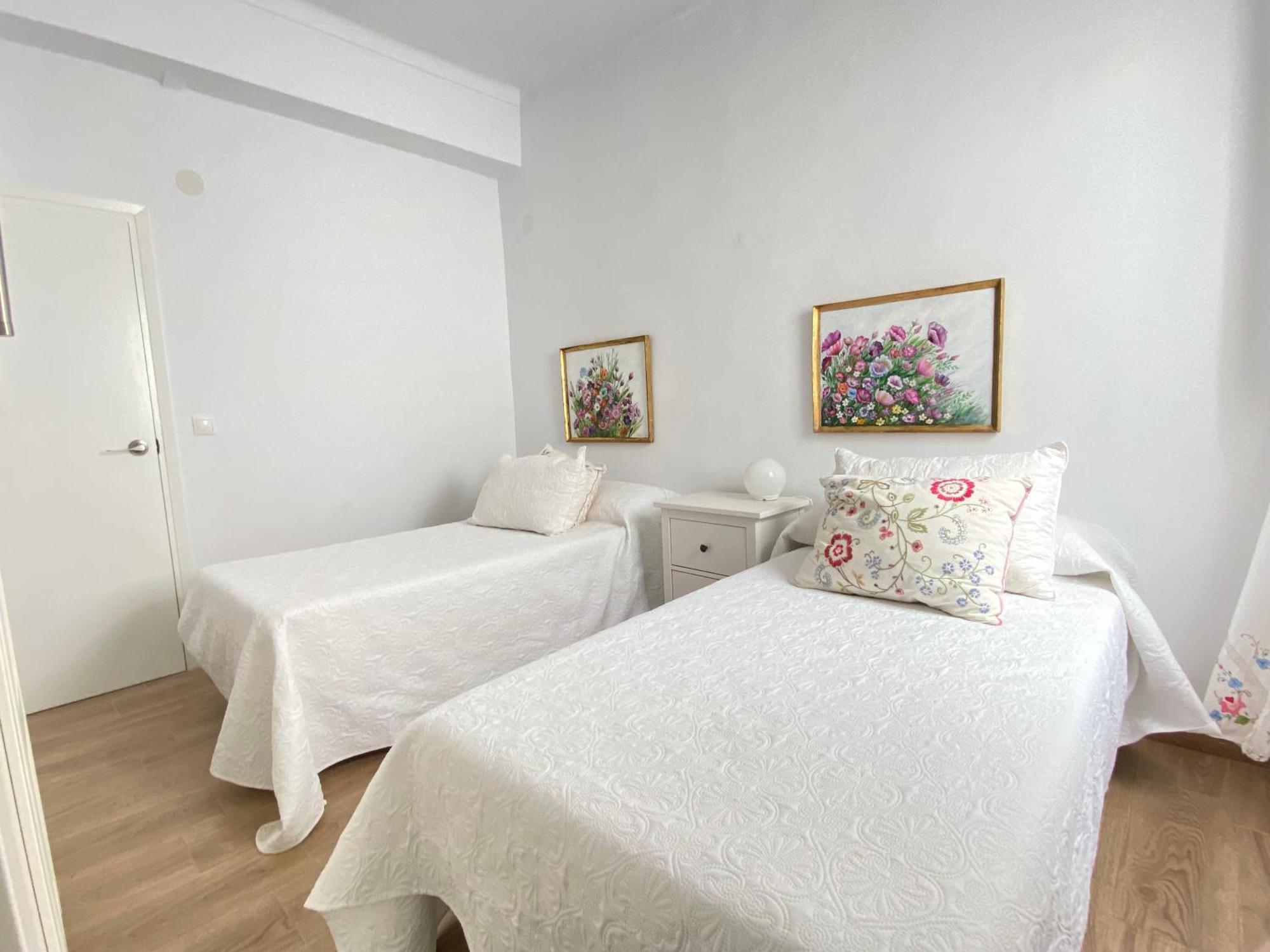 Casa Miguel - 3 Beautiful Apartments Availabe Sayalonga الغرفة الصورة